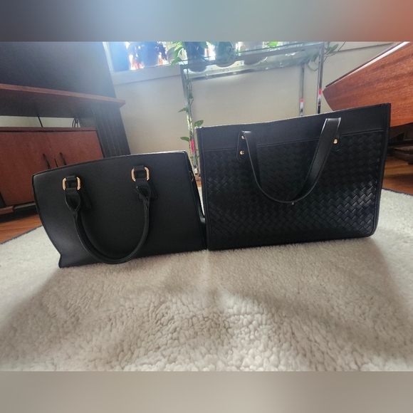 EUC Bundle of 2 black purses. - Picture 2 of 7
